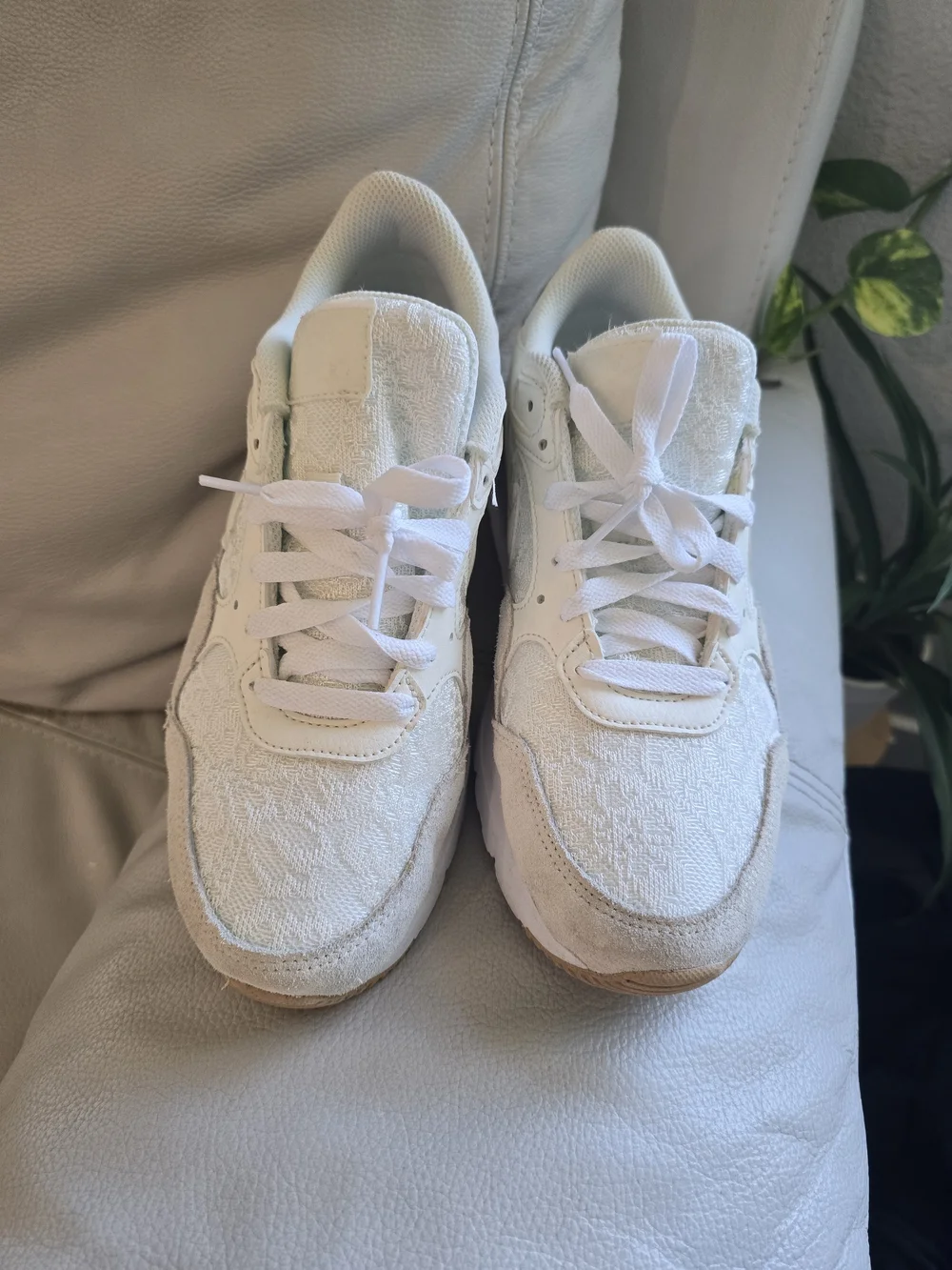 Nike Women’s Air Max Light Pink Casual Sneakers